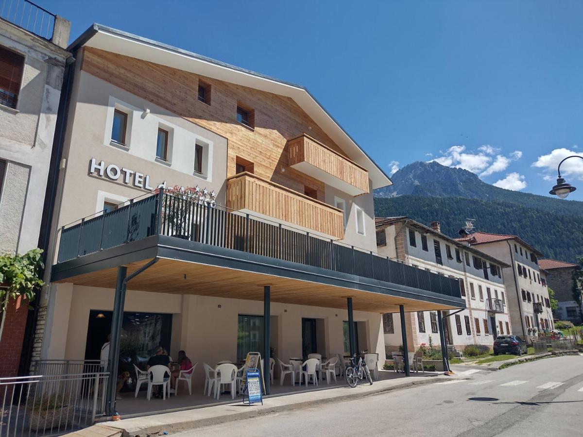 Hotel Da Marco Vigo di Cadore Exterior photo